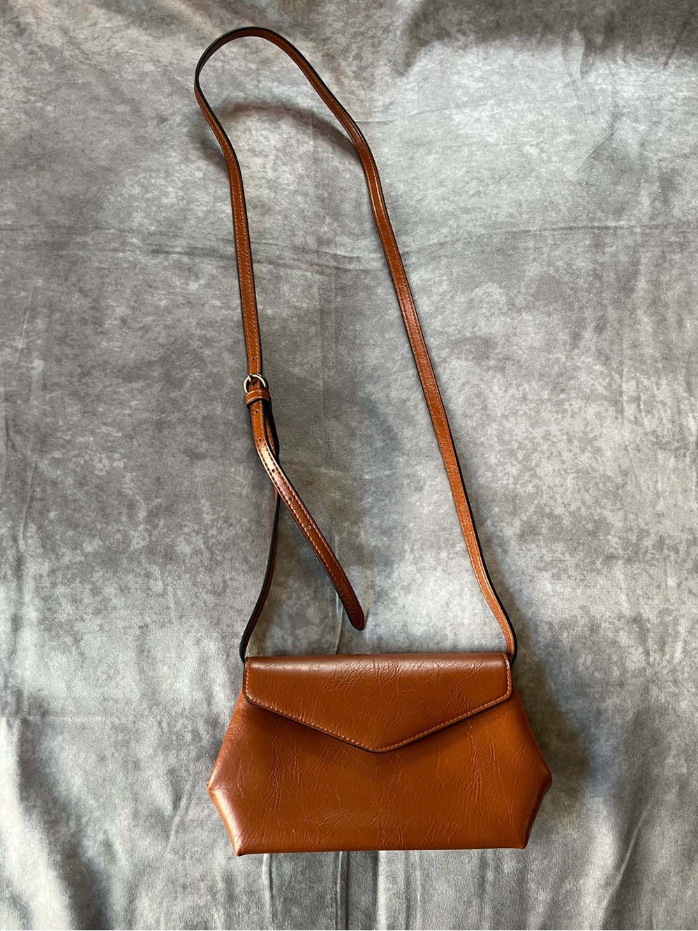 Universals thread mini purse crossbody